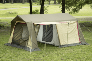 キャンプマスターに聞くテントを「ひとりで美しく」張るコツ｜ロッジ型